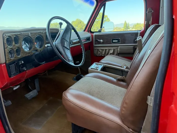 Restored interior of the 1976 K5 Blazer